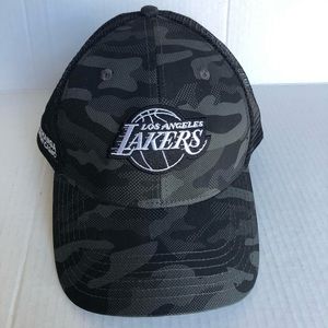 NWT LOS ANGELES LAKERS BLACK/GREY CAMOUFLAGE PECHANGA CASINO SNAPBACK HAT🧢🖤